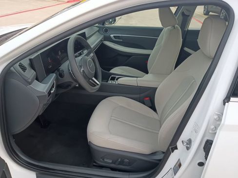 Used 2025 Hyundai Sonata SEL FWD image 6