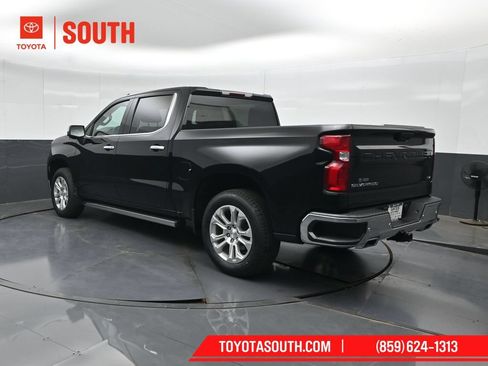 Used 2022 Chevrolet Silverado 1500 LTZ w/ Z71 Off-Road Package AWD/4WD image 8