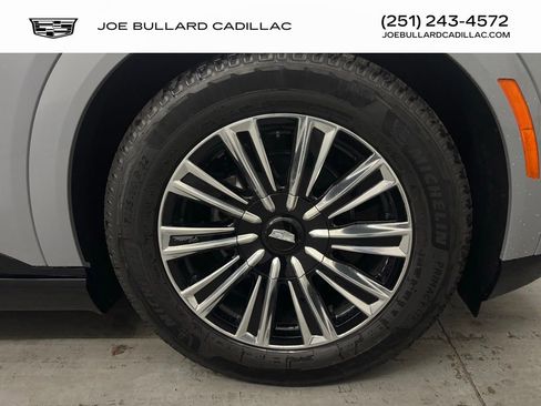 New 2026 Cadillac Escalade IQ Sport 1 w/ LPO, Floor Liner Package AWD/4WD image 15