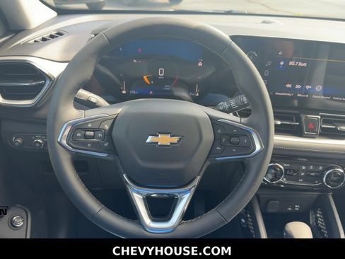 New 2026 Chevrolet TrailBlazer LT w/ Convenience Package FWD image 16