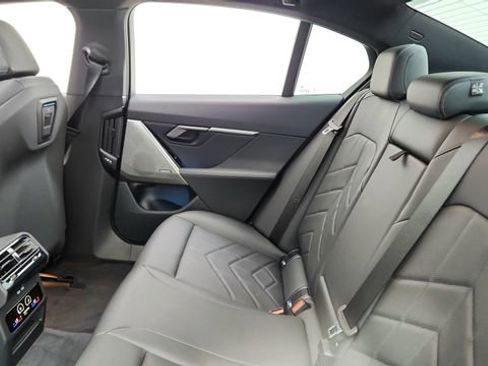 Used 2026 BMW i5 eDrive40 image 29