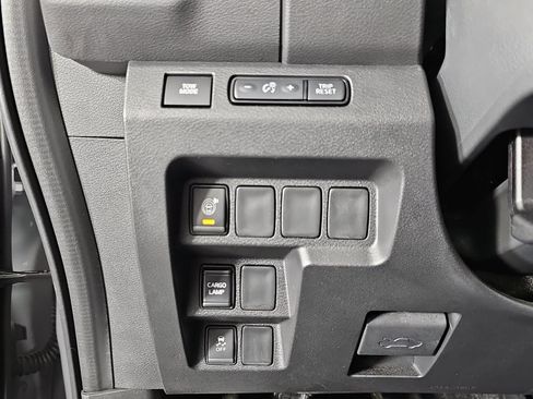 Used 2025 Nissan Frontier Pro-X RWD image 23