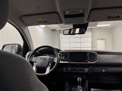 Used 2022 Toyota Tacoma SR5 image 19