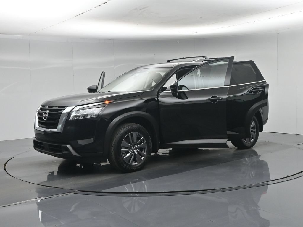 Used 2025 Nissan Pathfinder SV w/ SV Premium Package AWD/4WD image 34