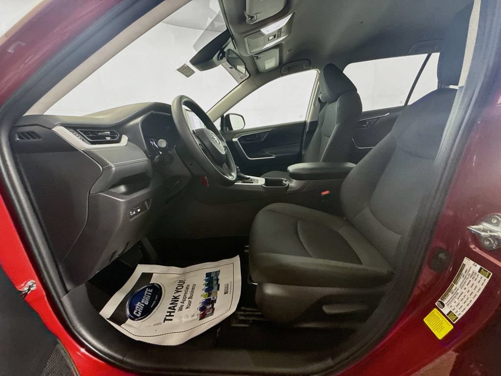 Certified 2025 Toyota RAV4 LE FWD image 20