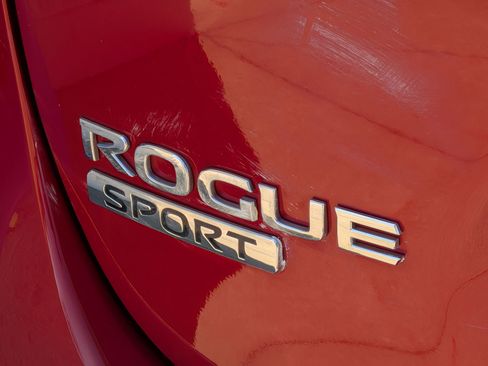 Used 2018 Nissan Rogue Sport SL image 28