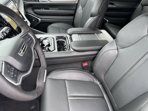 New 2026 Jeep Grand Wagoneer 4WD image 12