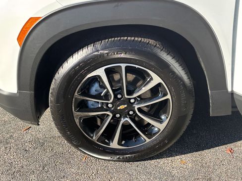Used 2025 Chevrolet TrailBlazer LT image 30