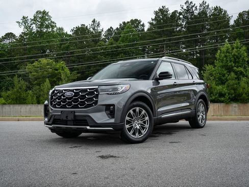 Used 2025 Ford Explorer Platinum AWD/4WD image 1