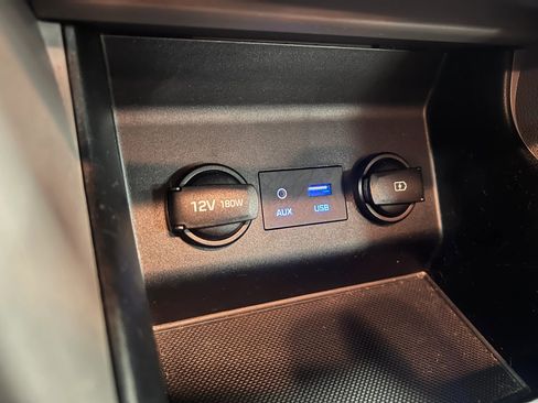 Used 2019 Hyundai Elantra SE FWD image 23