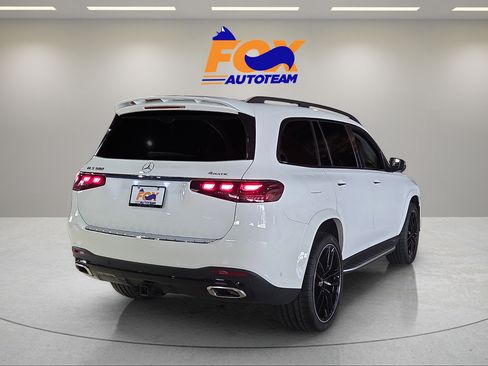 Used 2024 Mercedes-Benz GLS 580 4MATIC image 4