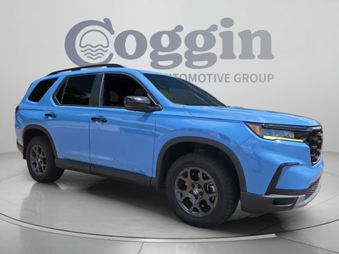 Certified 2025 Honda Pilot TrailSport image 7