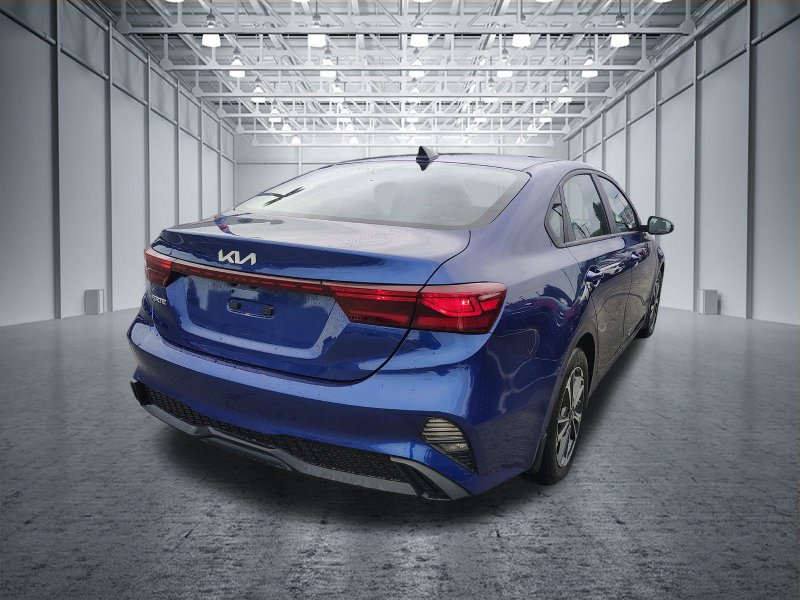 Used 2024 Kia Forte LXS w/ LXS Technology Package FWD image 5