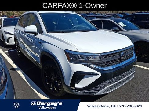 Certified 2023 Volkswagen Taos SE w/ Black Wheel Package AWD/4WD image 3