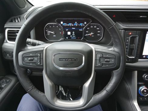 Used 2021 GMC Yukon Denali w/ LPO, Illumination Package image 14