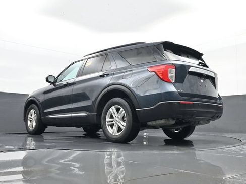 Used 2024 Ford Explorer XLT AWD/4WD image 25