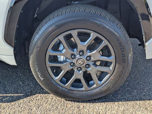 Used 2025 Toyota Tundra Platinum image 10