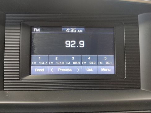 Used 2020 Hyundai Elantra SE FWD image 25