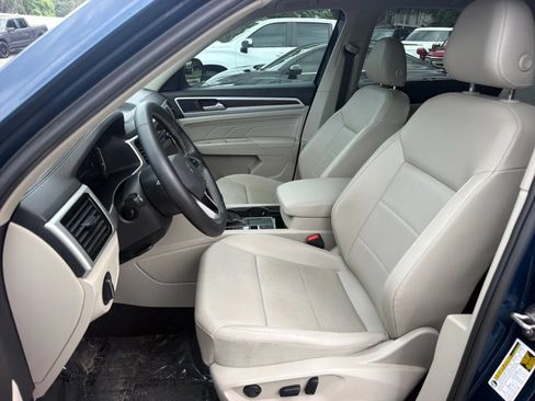 Used 2023 Volkswagen Atlas SE w/ Panoramic Sunroof Package FWD image 10