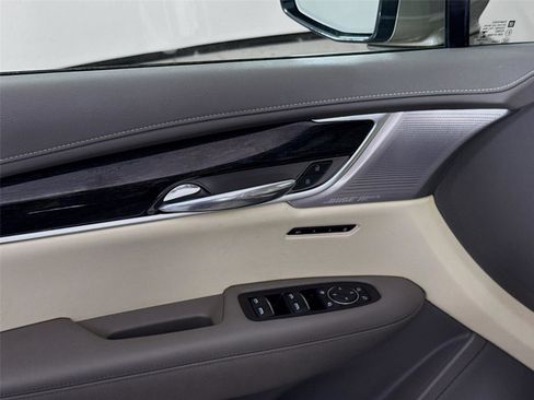 Used 2023 Cadillac XT6 Premium Luxury image 11