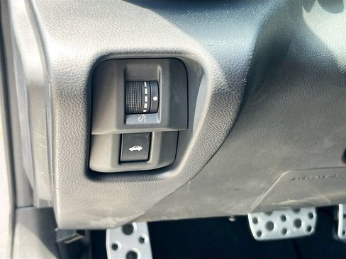 Used 2025 Toyota GR86 Premium w/ ALL Weather Mat Package (TMS) RWD image 10