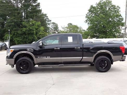 Used 2017 Nissan Titan Platinum Reserve AWD/4WD image 4