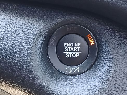 Used 2021 Jeep Cherokee Limited AWD/4WD image 19