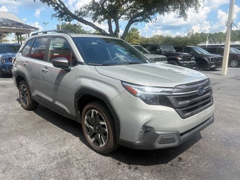 Used 2025 Subaru Forester Limited AWD/4WD image 7