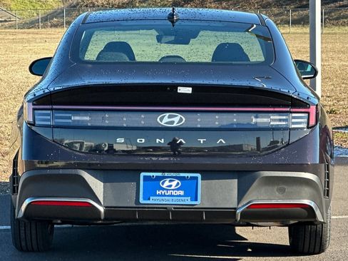 Used 2025 Hyundai Sonata SE image 4