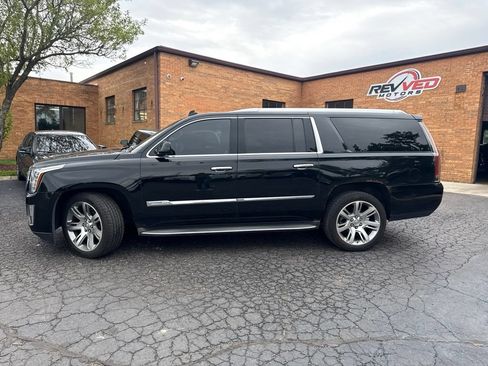 Used 2015 Cadillac Escalade ESV Luxury AWD/4WD image 3