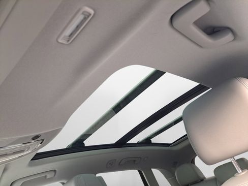 Used 2022 Audi Q5 2.0T Premium w/ Convenience Package image 11