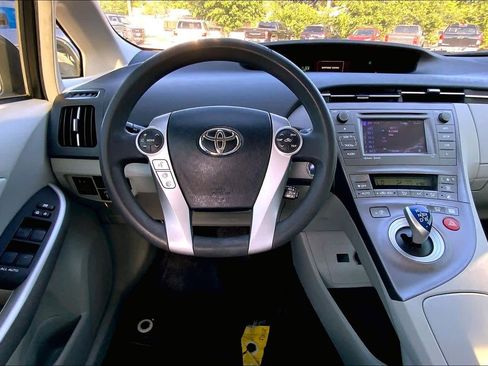 Used 2014 Toyota Prius Three FWD image 6