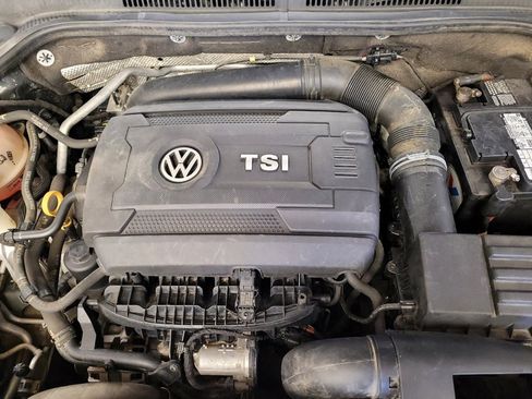 Used 2015 Volkswagen Jetta SE FWD image 30