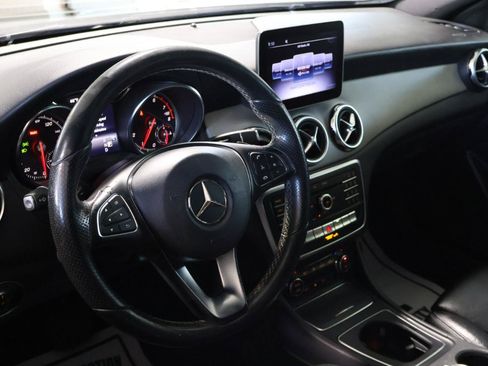 Used 2018 Mercedes-Benz GLA 250 image 13