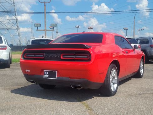 Used 2023 Dodge Challenger SXT RWD image 12