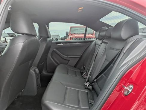 Used 2018 Volkswagen Jetta Sport FWD image 12
