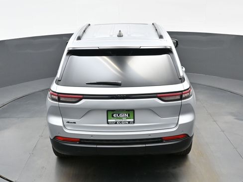 Used 2024 Jeep Grand Cherokee Altitude image 36