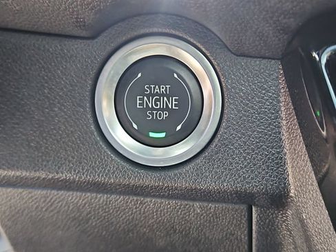Used 2024 Chevrolet Traverse Z71 w/ Enhanced Driving Package AWD/4WD image 29
