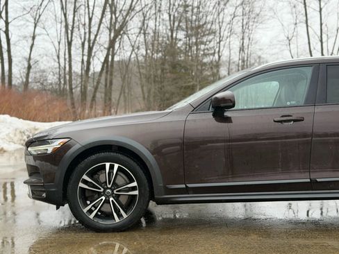 Used 2018 Volvo V90 T5 Cross Country w/ Protection Package Premier image 8