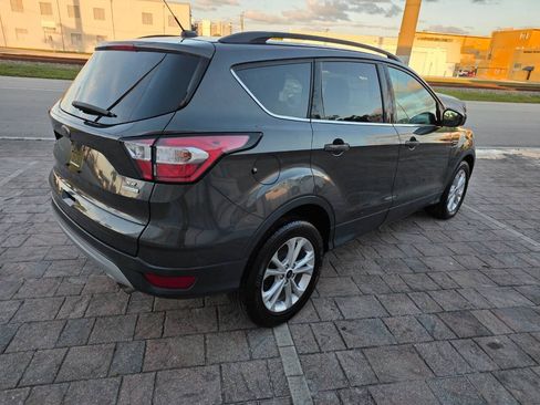 Used 2018 Ford Escape SE FWD image 9