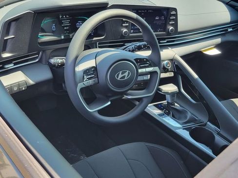 New 2026 Hyundai Elantra Hybrid FWD image 5