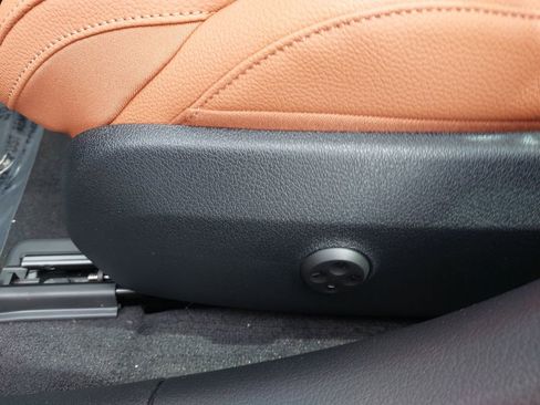 Used 2024 Mercedes-Benz C 300 Sedan image 26