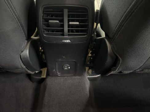 Used 2022 Ford Escape SE image 30