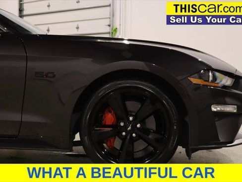 Used 2022 Ford Mustang GT Premium w/ Black Accent Package RWD image 11