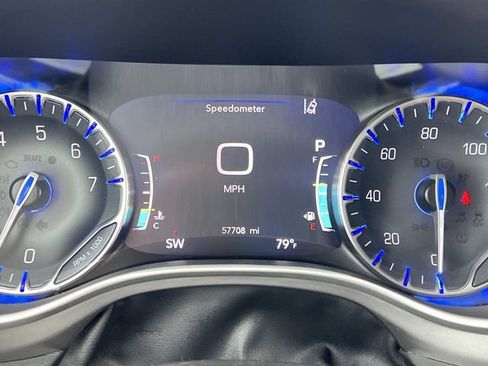 Used 2022 Chrysler Pacifica Touring-L FWD image 21