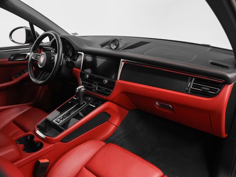 Certified 2024 Porsche Macan GTS w/ Premium Plus Package AWD/4WD image 26