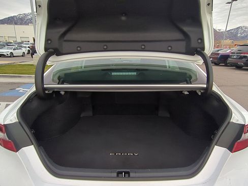 Used 2023 Toyota Camry SE image 30