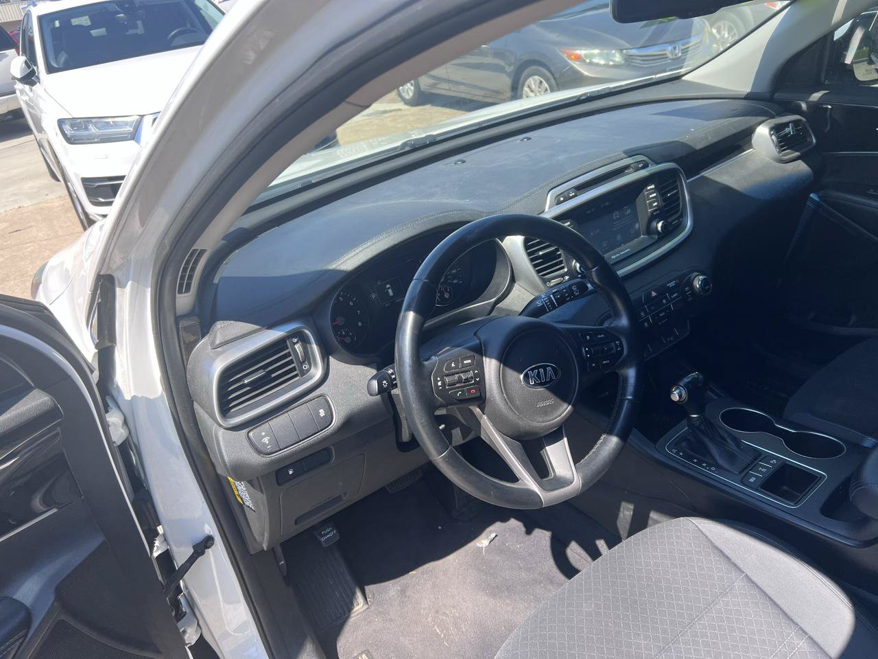 Used 2017 Kia Sorento AWD w/ LX Convenience Package image 6