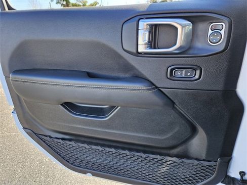 Used 2024 Jeep Wrangler Sahara w/ Safety Group image 31