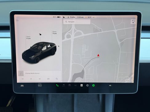 Used 2021 Tesla Model Y Long Range image 22